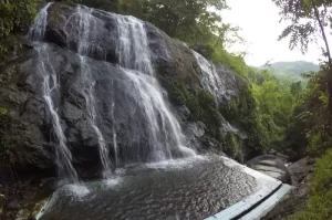 Air Terjun Bajuin